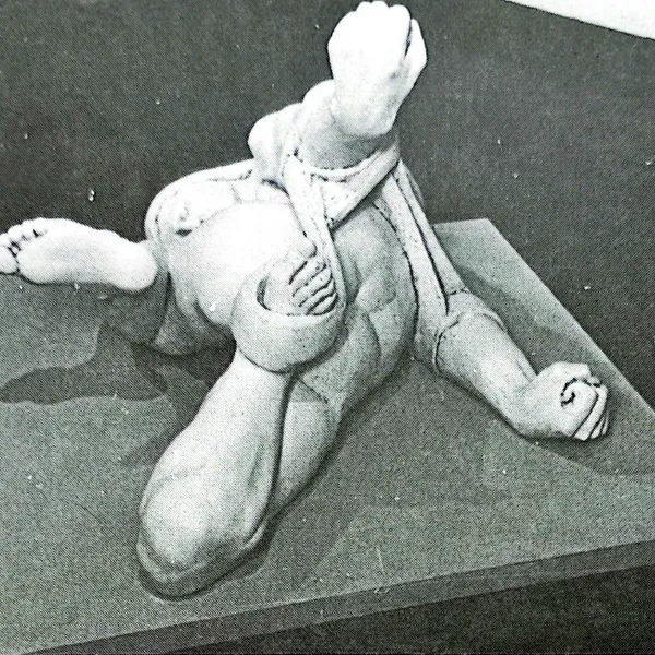 Escultura Sin alternativa por María Cristina Ibarrondo